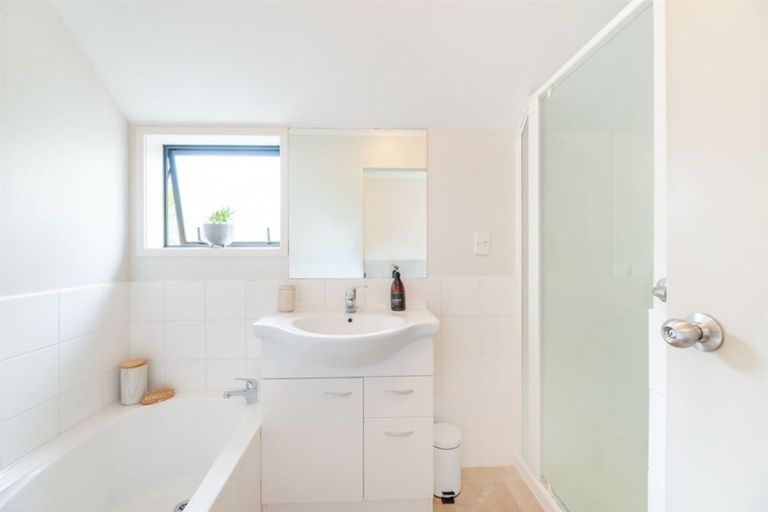 Photo of property in 41 Barnea Circle, Glen Eden, Auckland, 0602