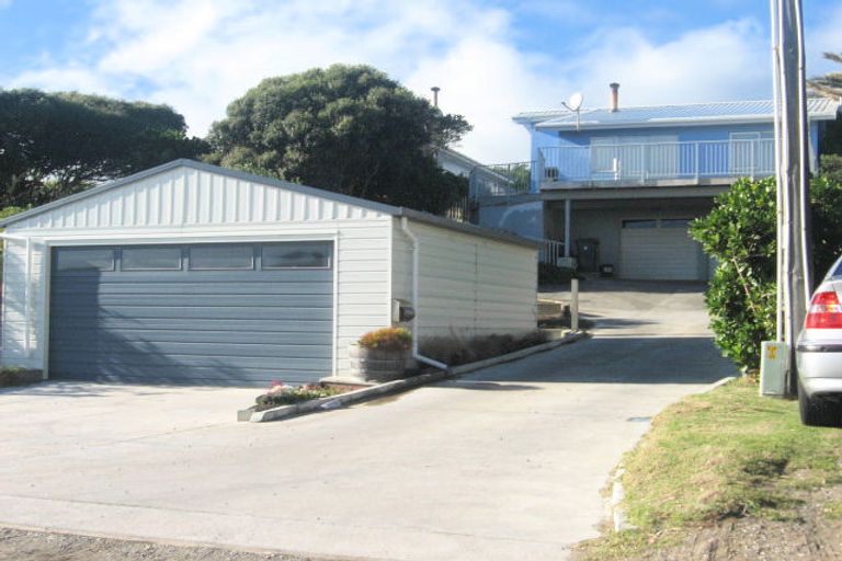 Photo of property in 18 Aperahama Street, Paekakariki, 5034