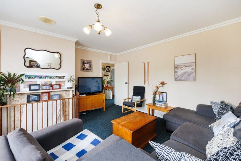 Photo of property in 3 Collins Crescent, Feilding, 4702