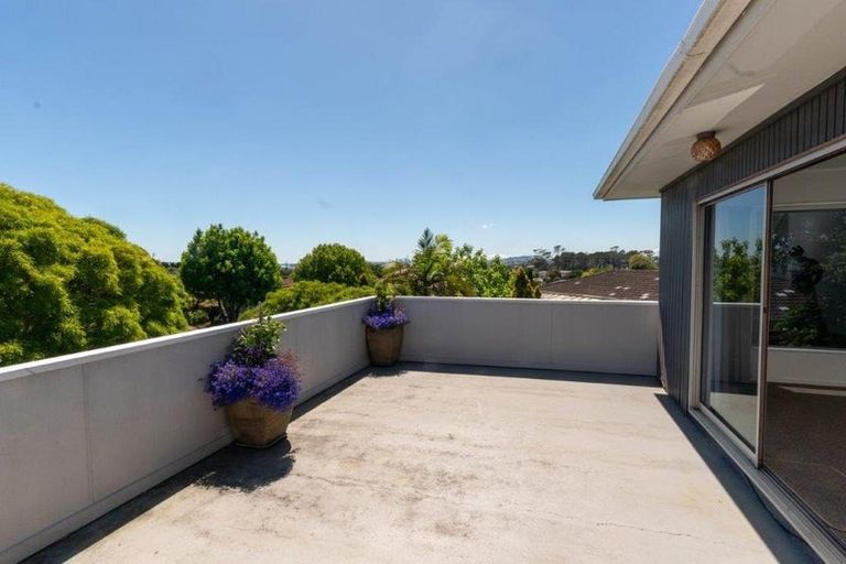 Photo of property in 63 Kirby Street, Glendene, Auckland, 0602
