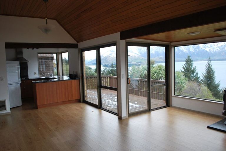 Photo of property in 28 Mckerrow Place, Sunshine Bay, Queenstown, 9300