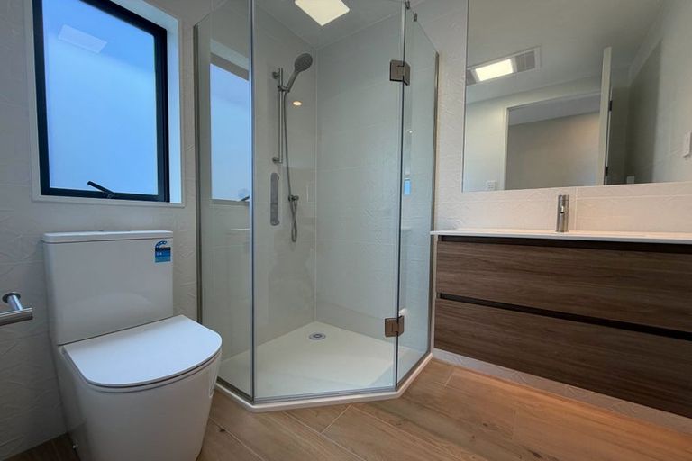 Photo of property in 1/139 Tirimoana Road, Te Atatu South, Auckland, 0602