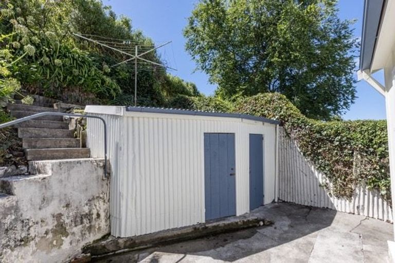 Photo of property in 26 Coote Road, Bluff Hill, Napier, 4110