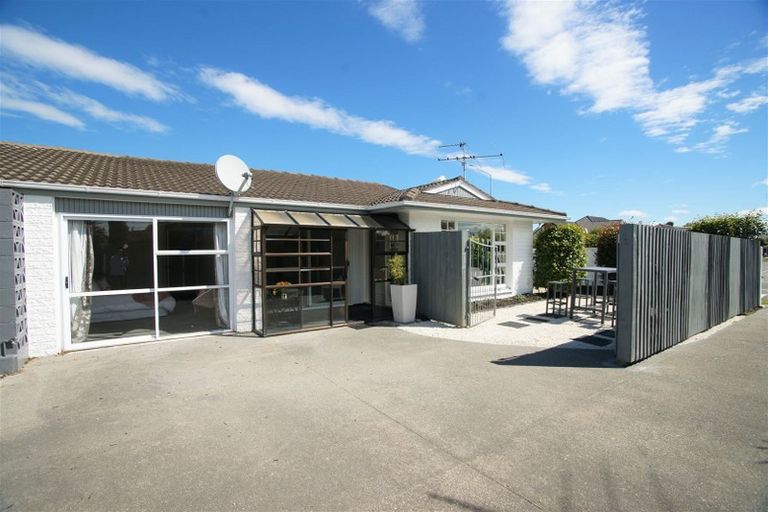 Photo of property in 1/200 Waimairi Road, Ilam, Christchurch, 8041