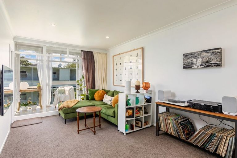 Photo of property in Balmoral Court, 2/130a Balmoral Road, Mount Eden, Auckland, 1024