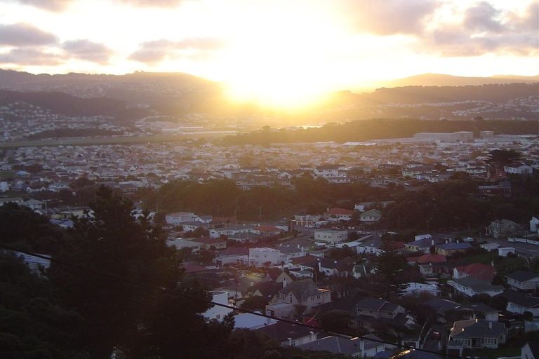 Photo of property in 86 Kinghorne Street, Strathmore Park, Wellington, 6022