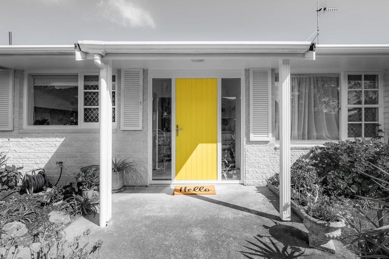 Photo of property in 2 Koromiko Road, Waikanae, 5036