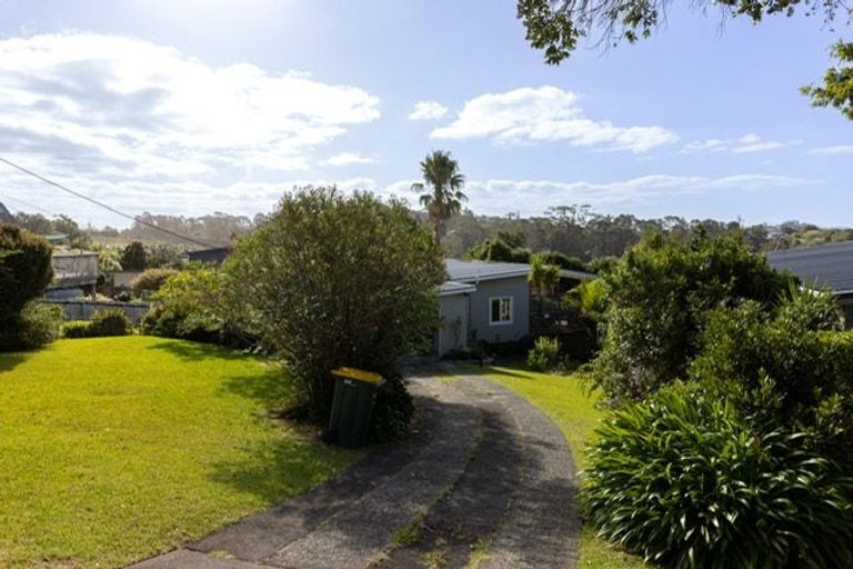 Photo of property in 33 Scott Road, Stanmore Bay, Whangaparaoa, 0932