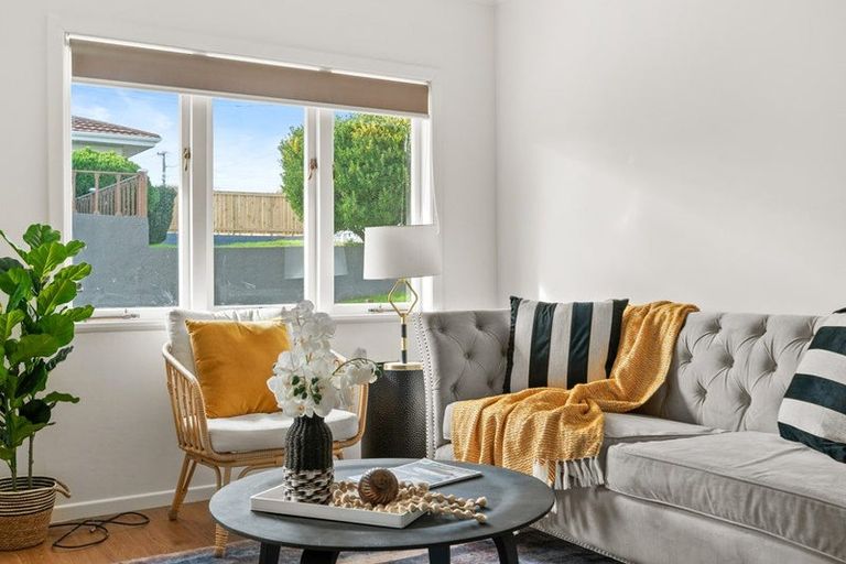 Photo of property in 1/66 Clevedon Road, Papakura, 2110