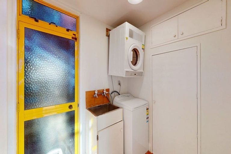 Photo of property in 22 Stafford Street, Mount Victoria, Wellington, 6011