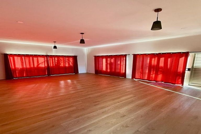 Photo of property in 52 Aspiring Avenue, Clover Park, Auckland, 2019