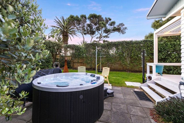 Photo of property in 3 The Southern Isle, Omaha, 0986