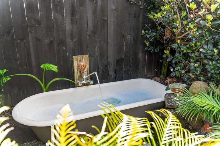 Photo of property in 6 Domain Road, Onerahi, Whangarei, 0110