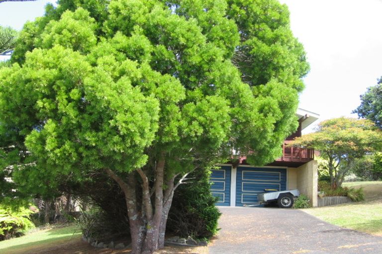 Photo of property in 1 Brigantine Drive, Beach Haven, Auckland, 0626