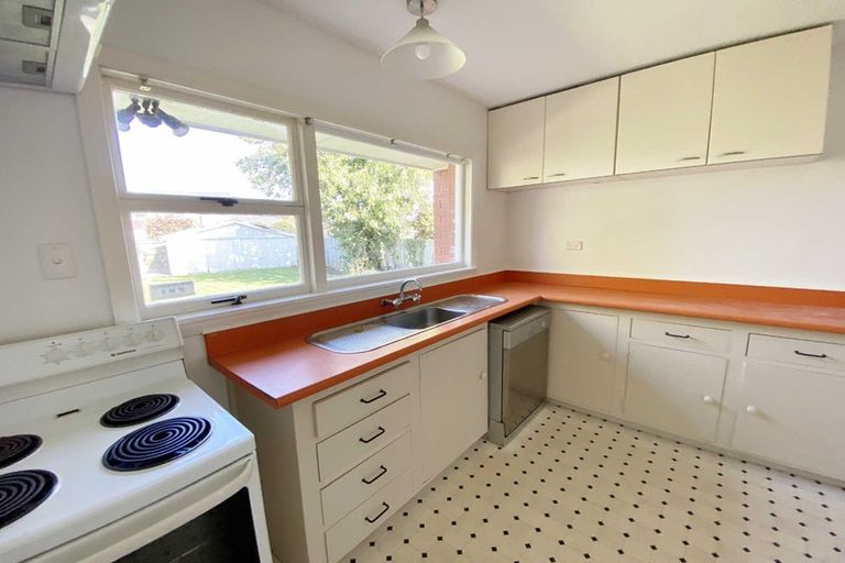 Photo of property in 4 Colwyn Street, Bryndwr, Christchurch, 8053