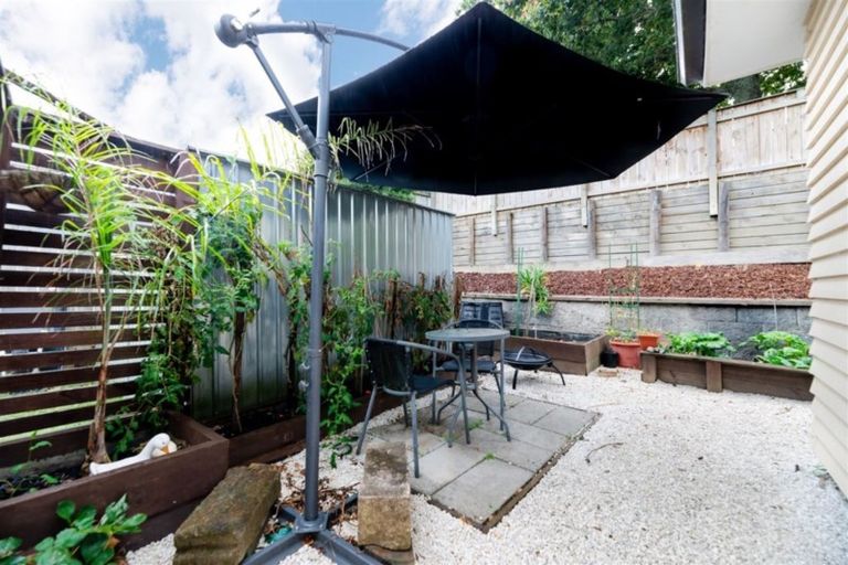 Photo of property in 46a Brains Road, Kelston, Auckland, 0602