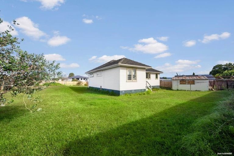 Photo of property in 20 Ozich Avenue, Te Atatu South, Auckland, 0610