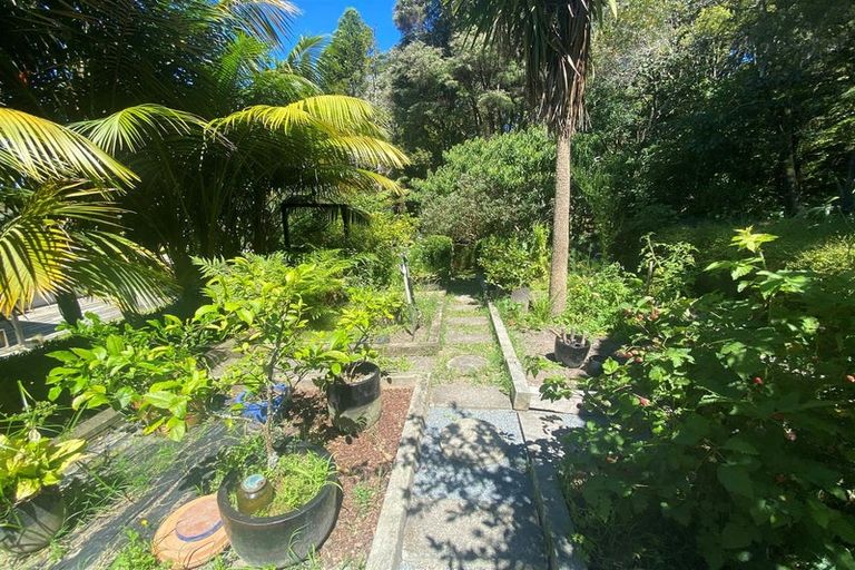 Photo of property in 153 Laingholm Drive, Laingholm, Auckland, 0604