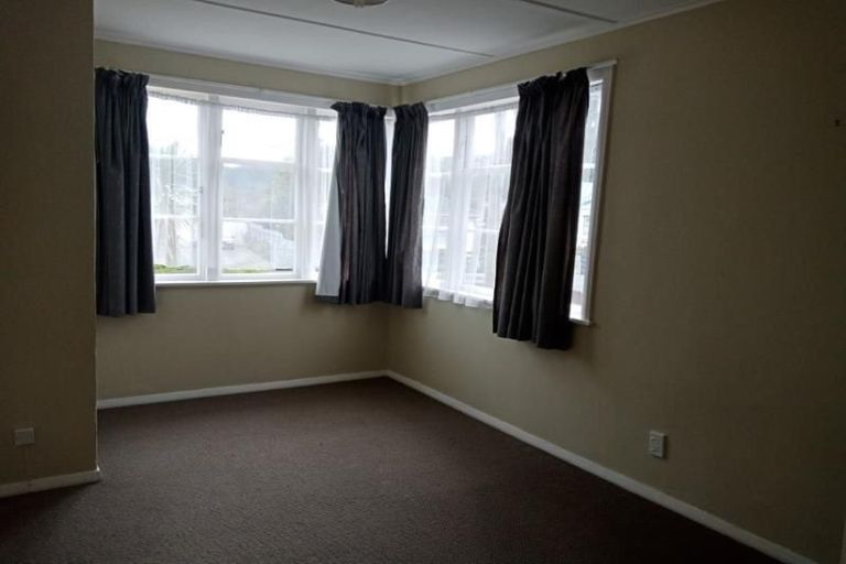 Photo of property in 29 Newcombe Street, Naenae, Lower Hutt, 5011
