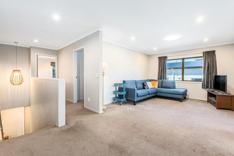 Photo of property in 85 Aotea Drive, Aotea, Porirua, 5024