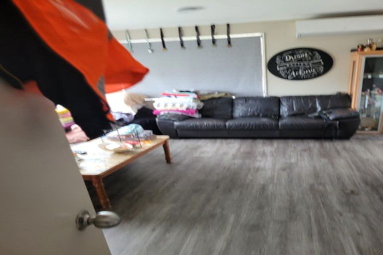 Photo of property in 1/217 Waitemata Drive, Ranui, Auckland, 0612