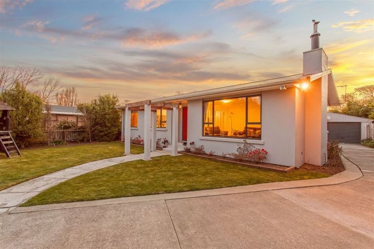 Photo of property in 3 Donnington Street, Parklands, Christchurch, 8083