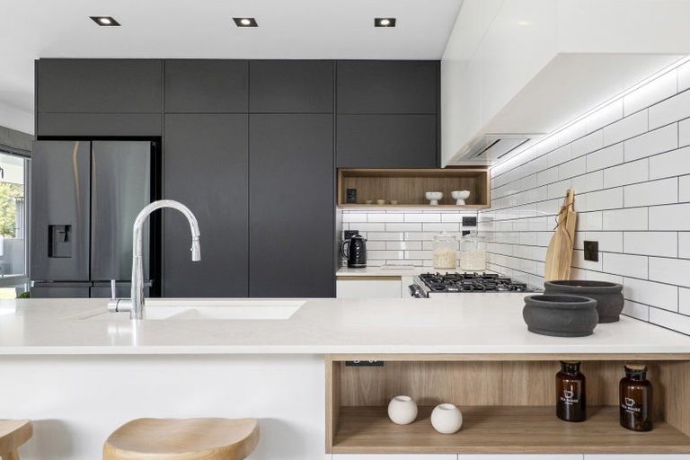 Photo of property in 5 Millpond Place, Parklands, Christchurch, 8083