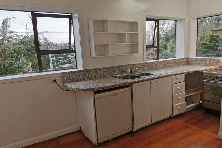 Photo of property in 42 Kamahi Street, Stokes Valley, Lower Hutt, 5019