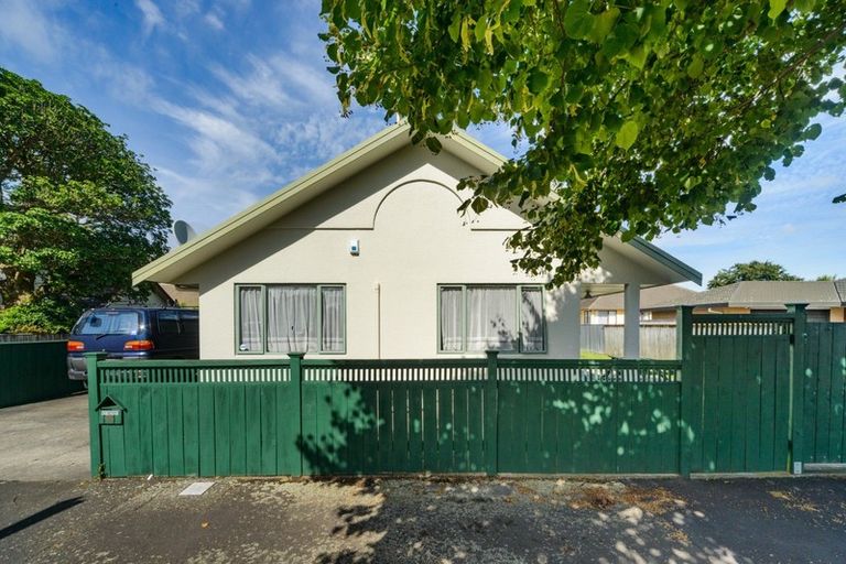 Photo of property in 44 South Street, West End, Palmerston North, 4410
