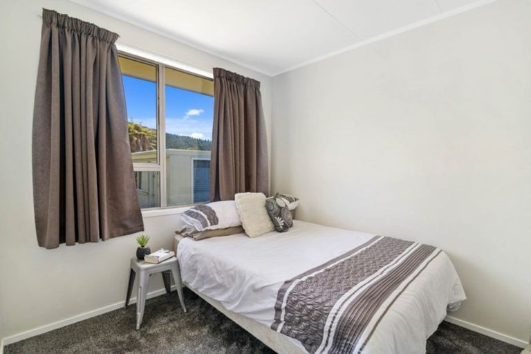 Photo of property in 8 Luke Place, Fairy Springs, Rotorua, 3015