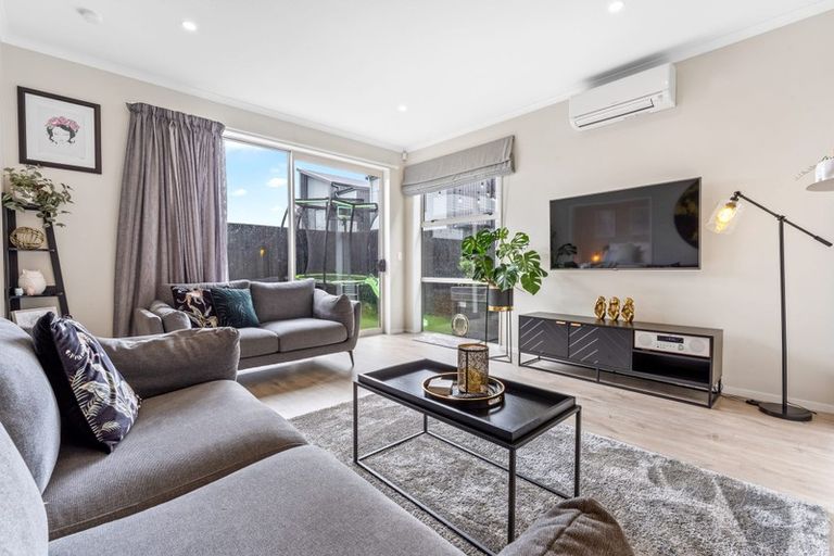 Photo of property in 73 Glidepath Road, Hobsonville, Auckland, 0616