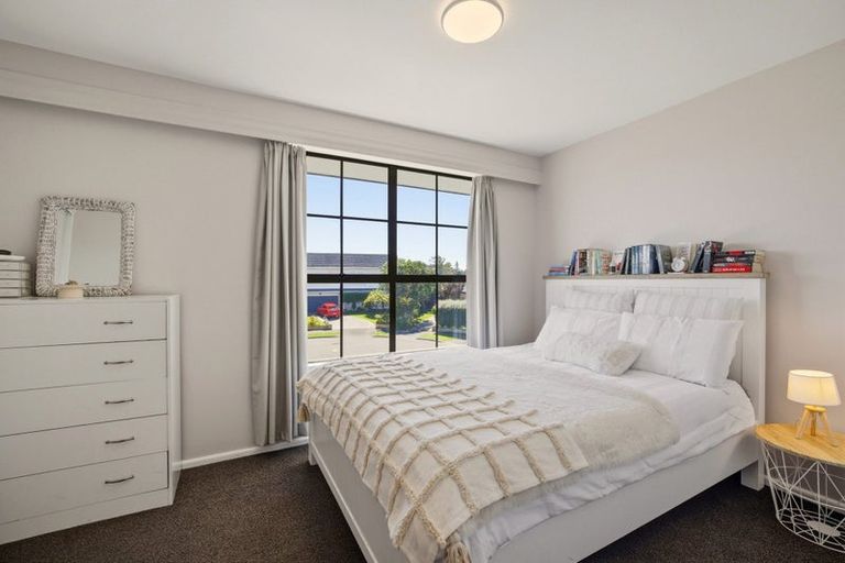 Photo of property in 4 Larkhill Place, Russley, Christchurch, 8042