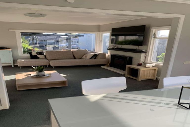 Photo of property in 153 Mangorei Road, Merrilands, New Plymouth, 4312