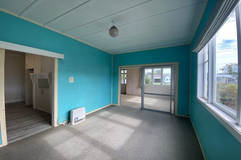 Photo of property in 6 Strange Street, Waitara, 4320