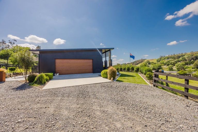 Photo of property in 4 Cemetery Road, Waipawa, 4273