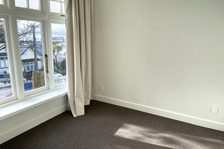 Photo of property in Newman Court Apartments, 2 Newman Terrace, Thorndon, Wellington, 6011