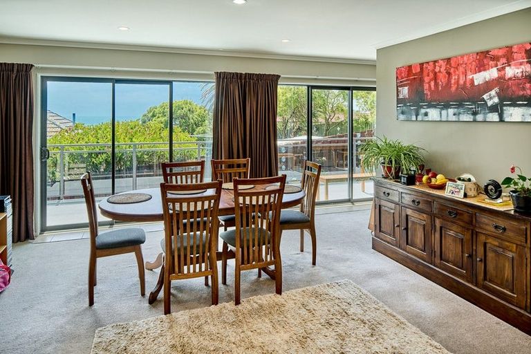 Photo of property in 21 View Road, Titahi Bay, Porirua, 5022