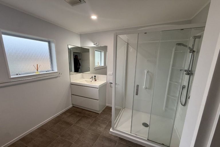 Photo of property in 130q Lakeside Drive, Orewa, 0931