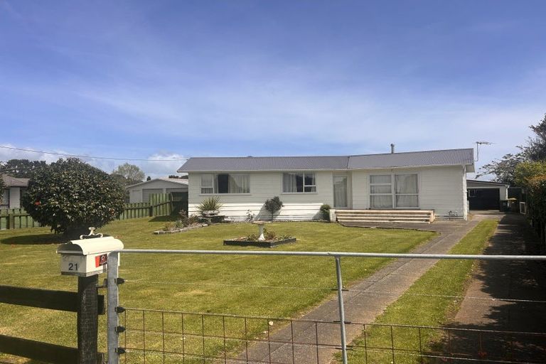 Photo of property in 21 Castle Street, Eltham, 4322