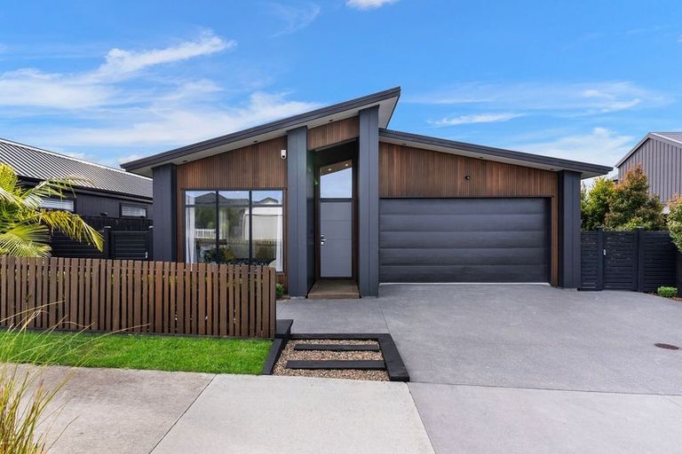 Photo of property in 42 Pampas Drive, Wainui, 0932
