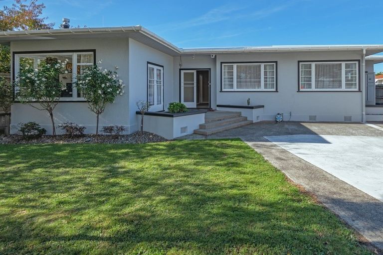 Photo of property in 211 Vogel Street, Roslyn, Palmerston North, 4414