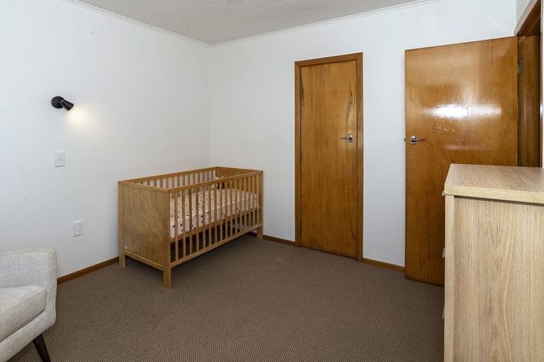 Photo of property in 9 Waimea Street, Westown, New Plymouth, 4310