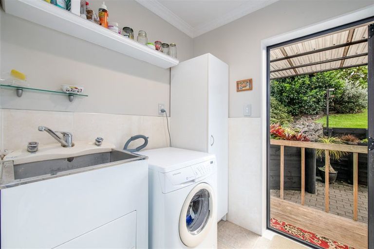 Photo of property in 34 Sapperton Drive, Henderson, Auckland, 0612