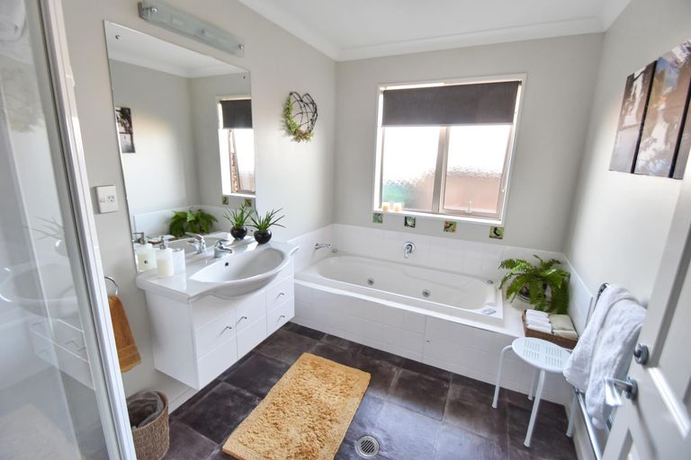 Photo of property in 4 Greenfield Place, Twizel, 7901