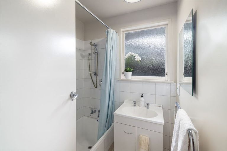 Photo of property in 12 Denniston Crescent, Redwood, Christchurch, 8051