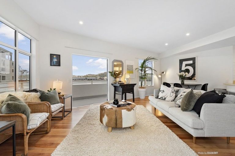 Photo of property in Hobson Flats, 10/1 Hobson Street, Pipitea, Wellington, 6011