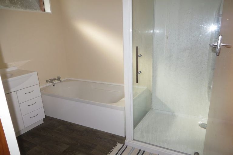 Photo of property in 107 Larnach Road, Vauxhall, Dunedin, 9013