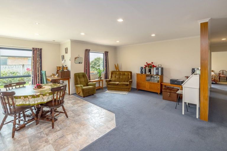 Photo of property in 43 Solway Crescent, Solway, Masterton, 5810