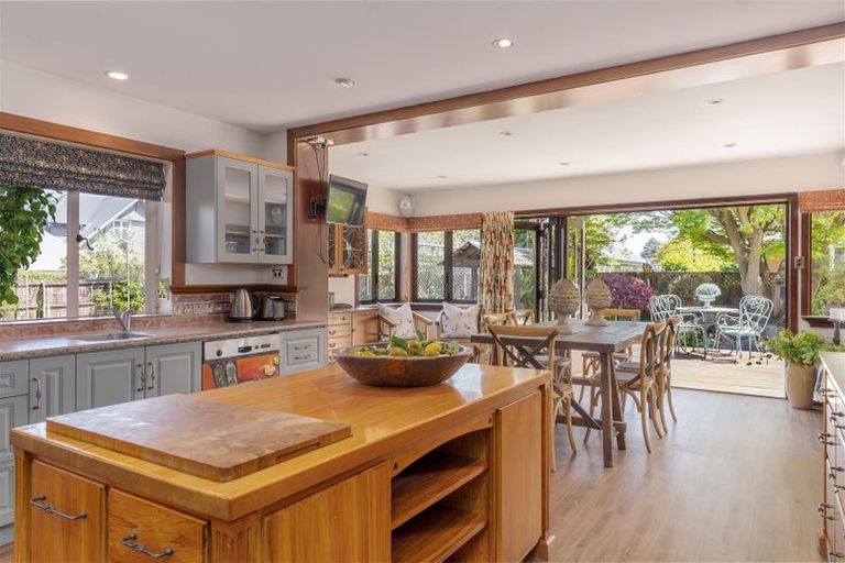 Photo of property in 283 Papanui Road, Merivale, Christchurch, 8052