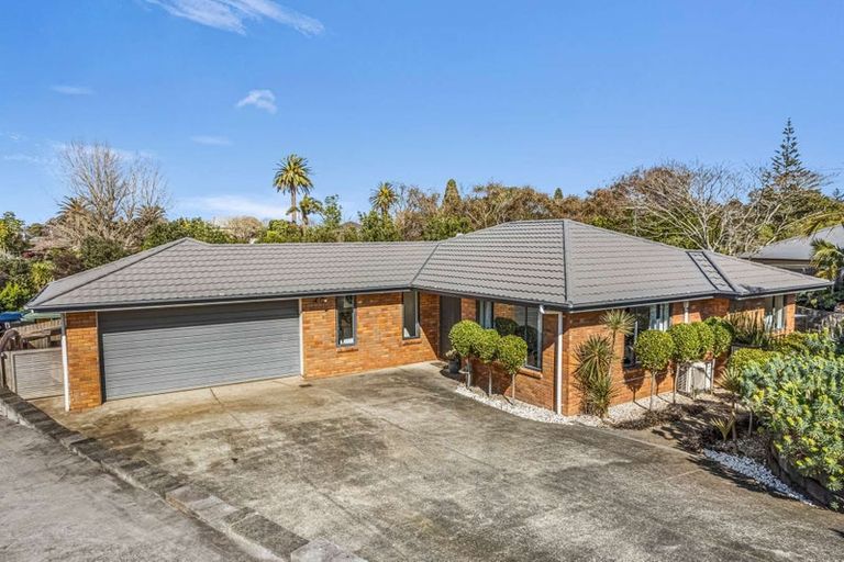 Photo of property in 12 Bella Villa Drive, Waiuku, 2123
